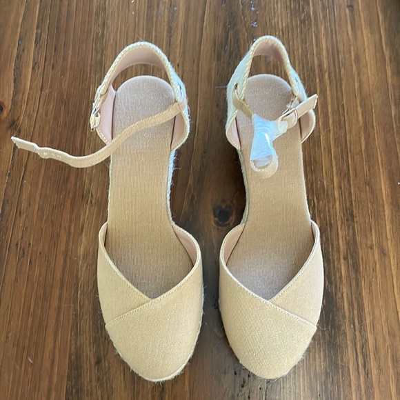 Brand new wedges - Picture 1 of 4